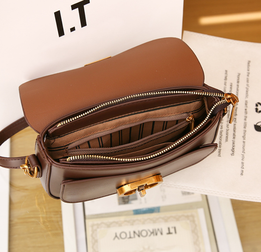 Galisse Shoulder Bag mit Goldschnalle