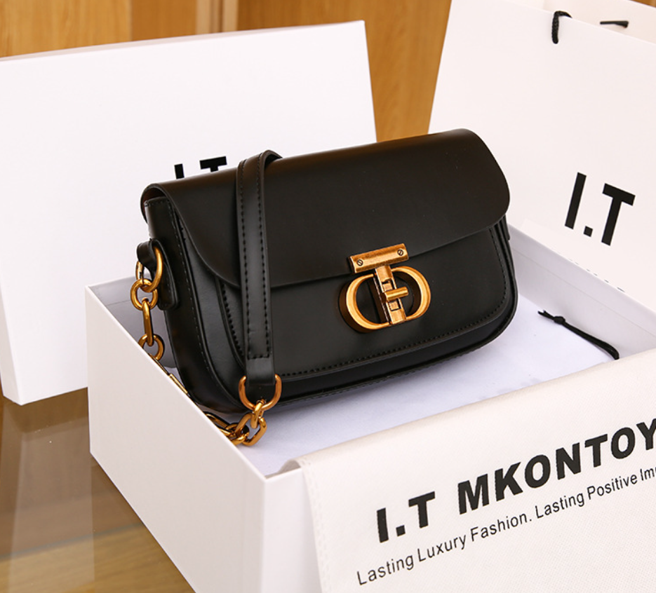 Galisse Shoulder Bag mit Goldschnalle