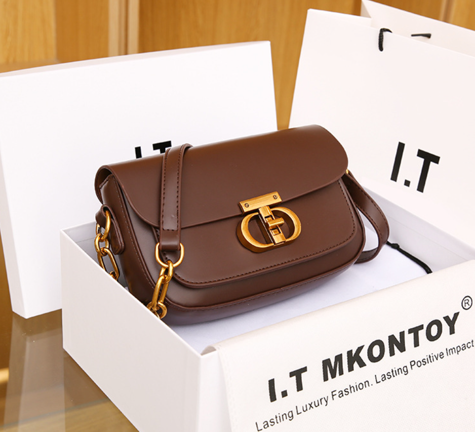 Galisse Shoulder Bag mit Goldschnalle