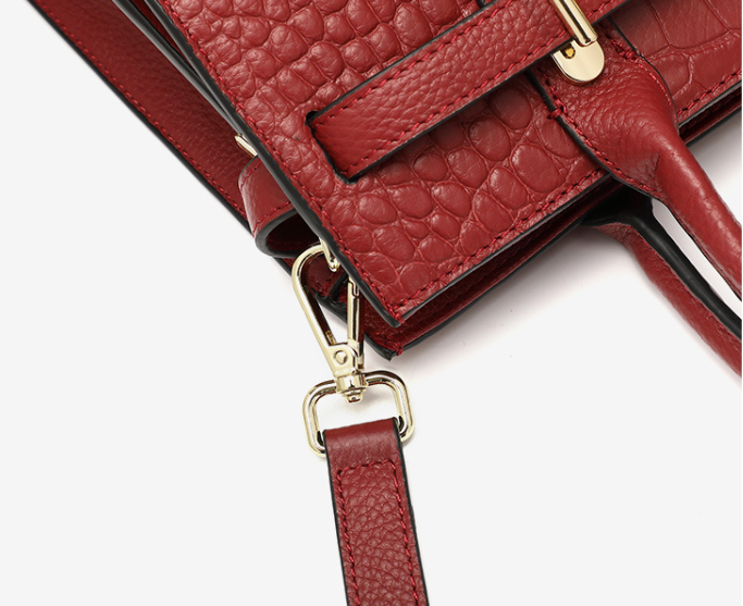 Carmine Handbag in Krokoprägung